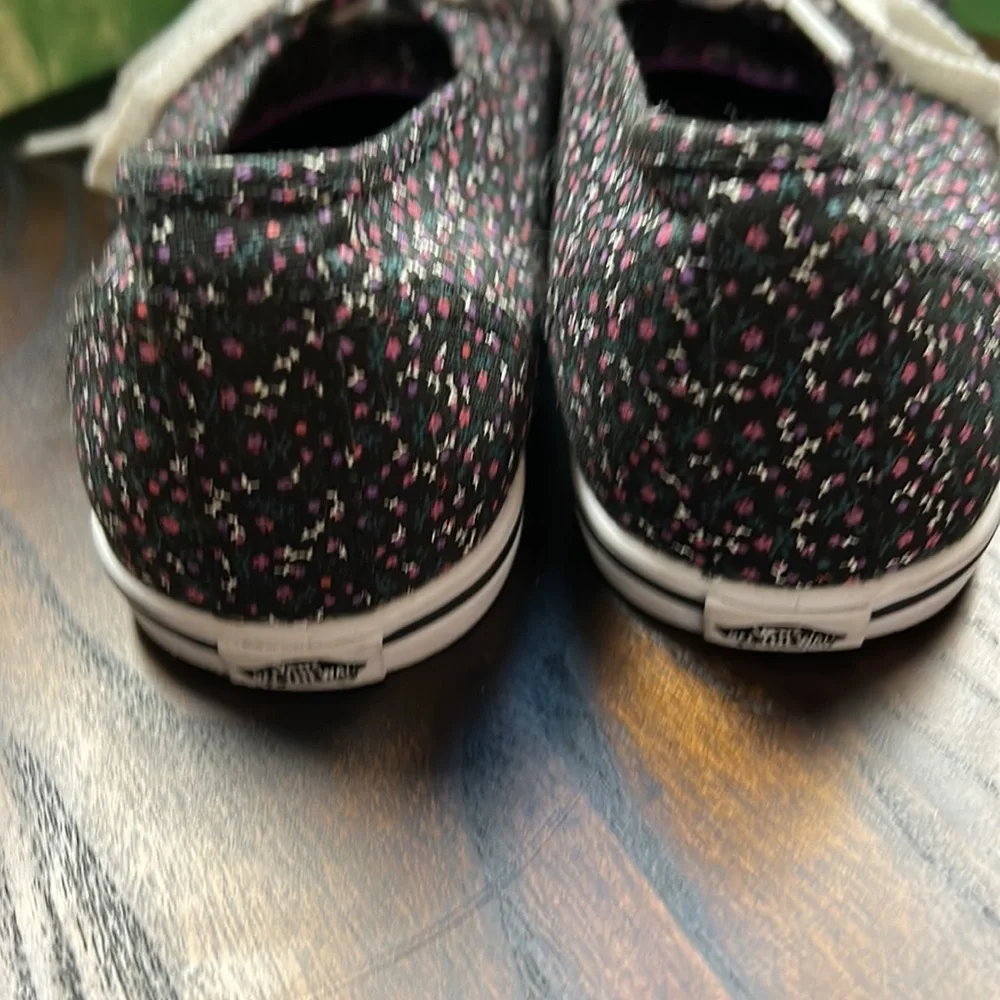Vans Ditzy Floral sneakers size 6
